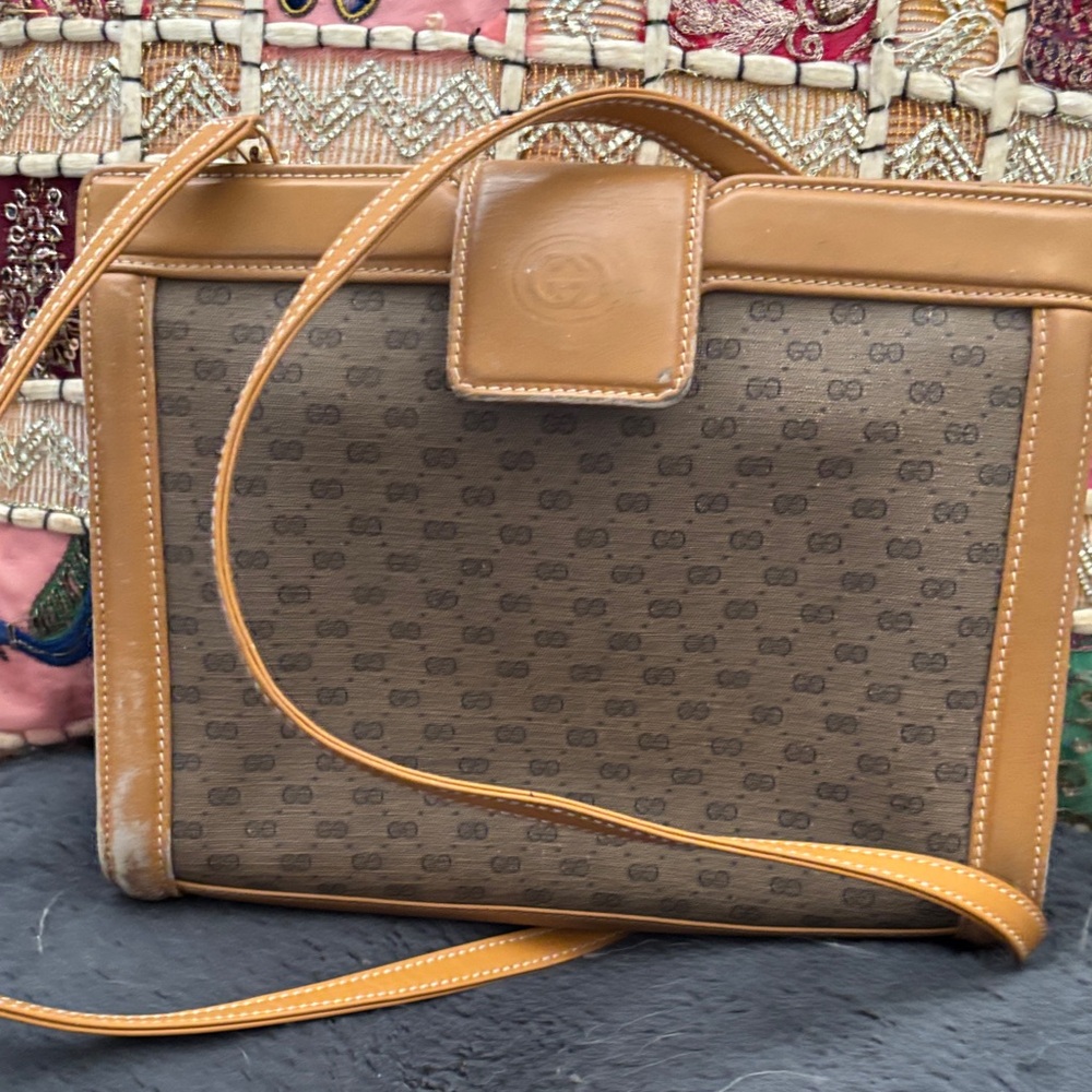 100% Authentic Gucci Tan and Brown Crossbody Bag